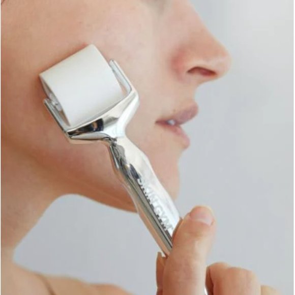 Skin Gym Microfusion Dissolving Hyaluronic Roller - Picture 3 of 7